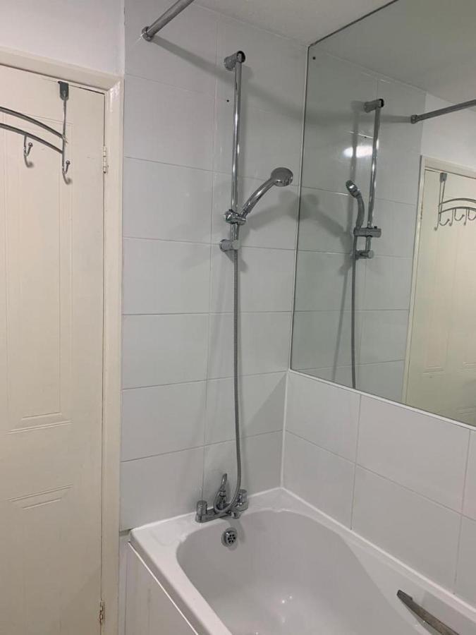 Вілла Charming 2-Bed House In Лондон Екстер'єр фото
